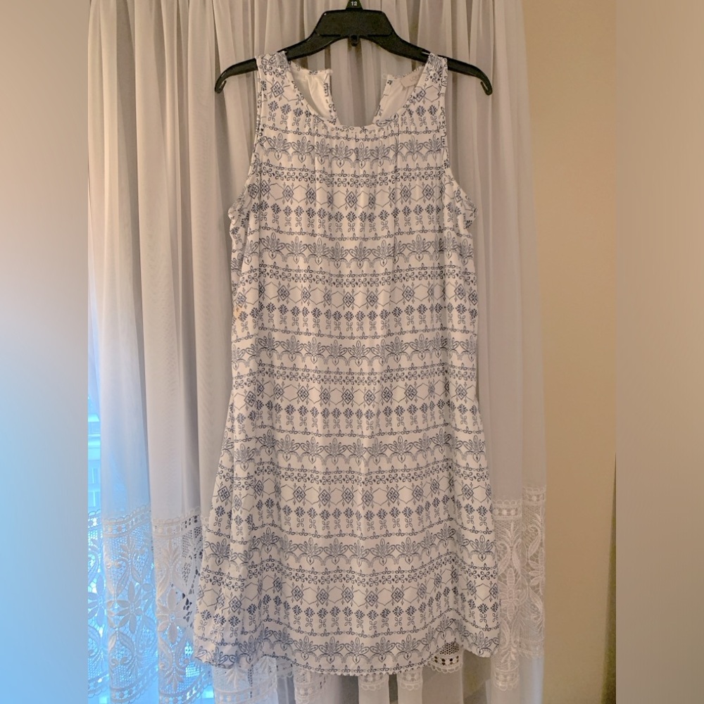 Sleeveless blue/white Loft dress